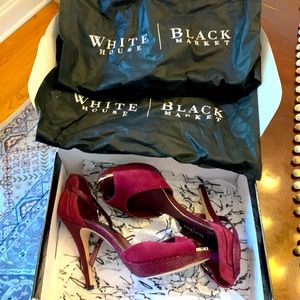 Beautiful pair of never worn White House Black Market platform heels!